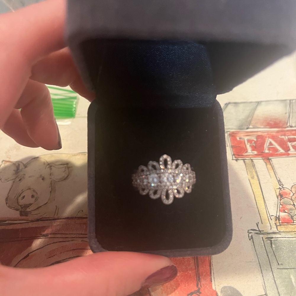 Elegant Silver Women's Ring